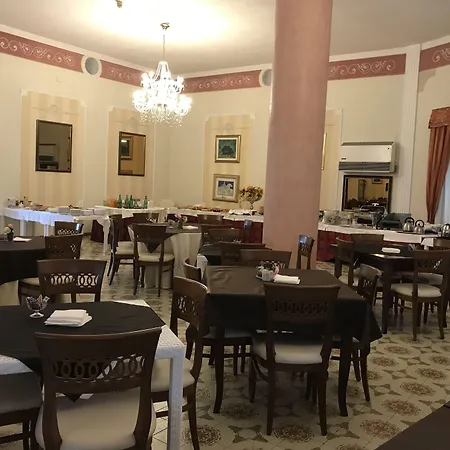 Ξενοδοχείο Eden Park 3*