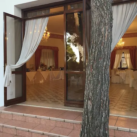 Hotel Eden Park 3*