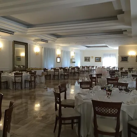 Ξενοδοχείο Eden Park 3*