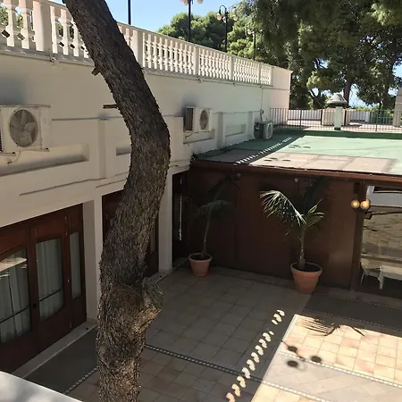 Ξενοδοχείο Eden Park 3*