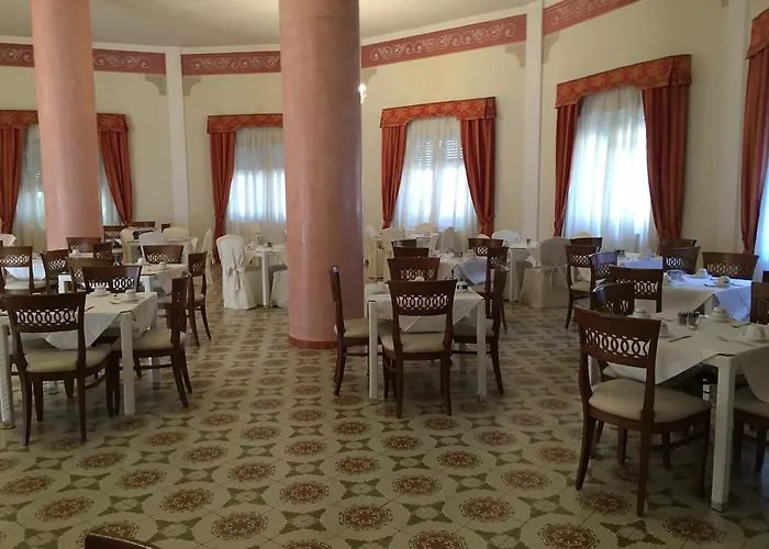 מלון Eden Park 3*